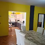 Lokvanj Villa *