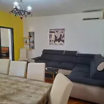 Lokvanj Villa *