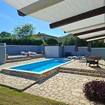 Lokvanj Villa
