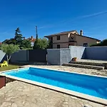 Lokvanj Villa Ližnjan