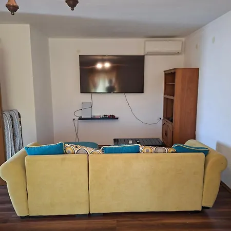 Lokvanj Villa *