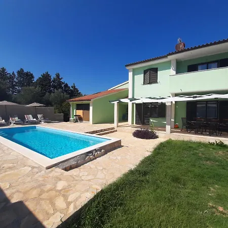 Lokvanj Villa Liznjan