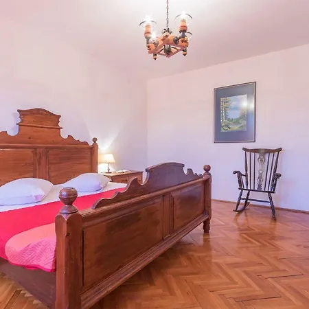 Lokvanj Villa
